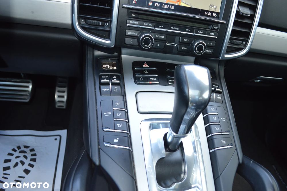 Porsche Cayenne GTS - 25