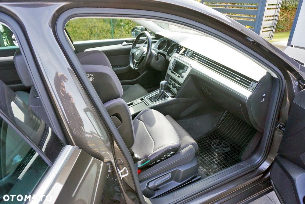 Volkswagen Passat 2.0 TDI (BlueMotion Technology) DSG Comfortline - 12