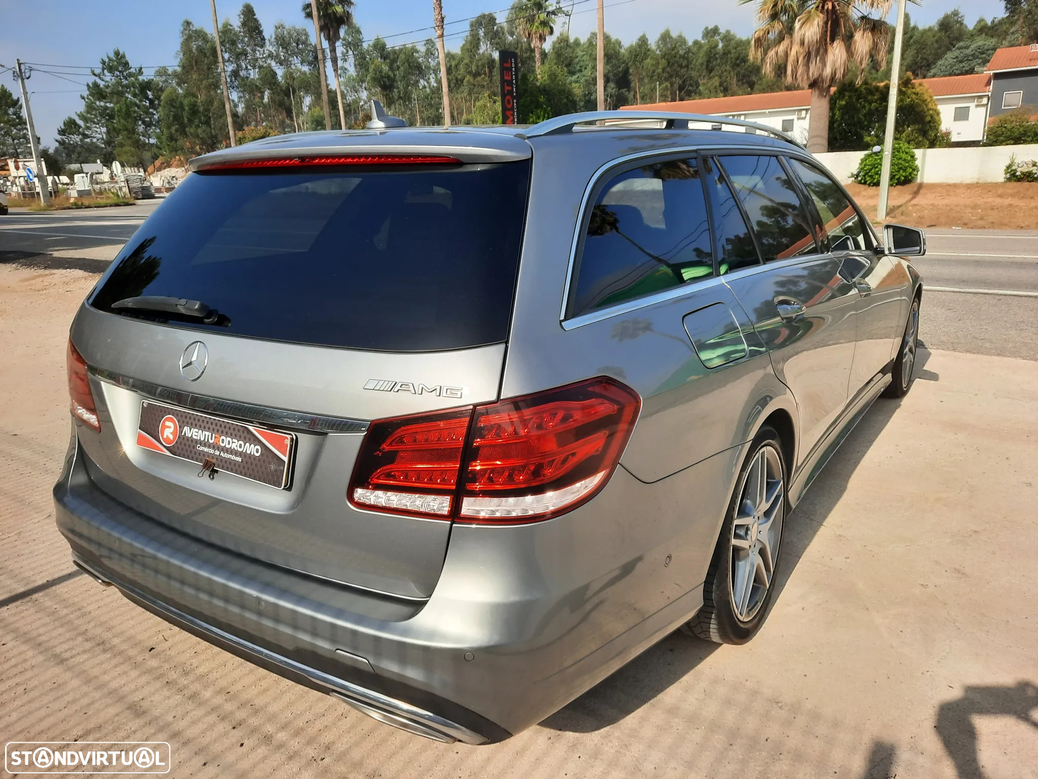 Mercedes-Benz E 300 Bluetec Hybrid Avantgarde - 14