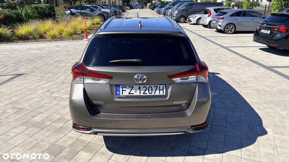 Toyota Auris 1.6 Premium Comfort - 9