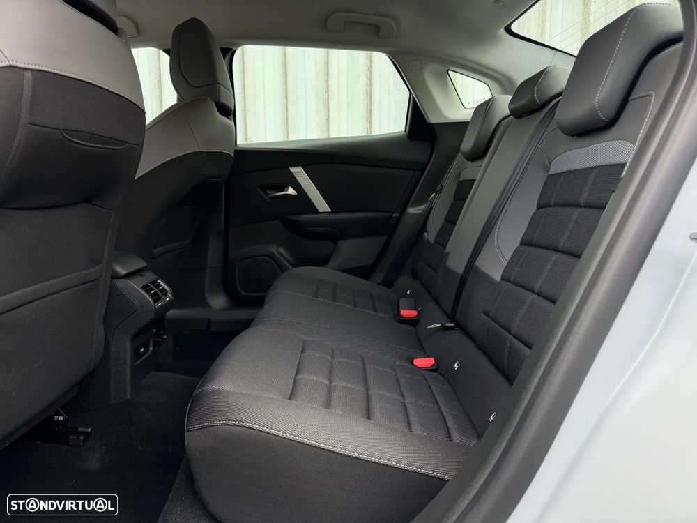 Citroën C4 1.2 Hybrid Plus e-DSC6 - 33