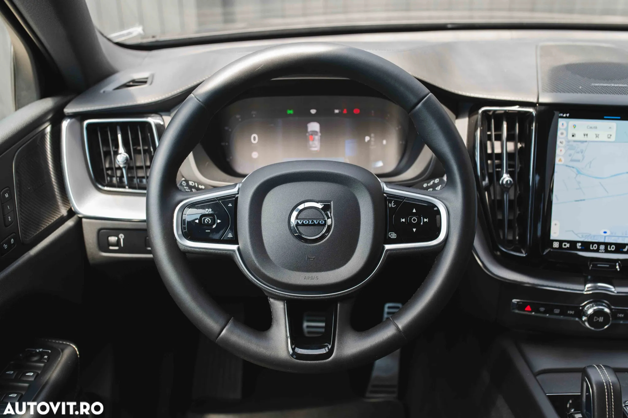 Volvo XC 60 B4 MHEV AT8 AWD R-Design - 14