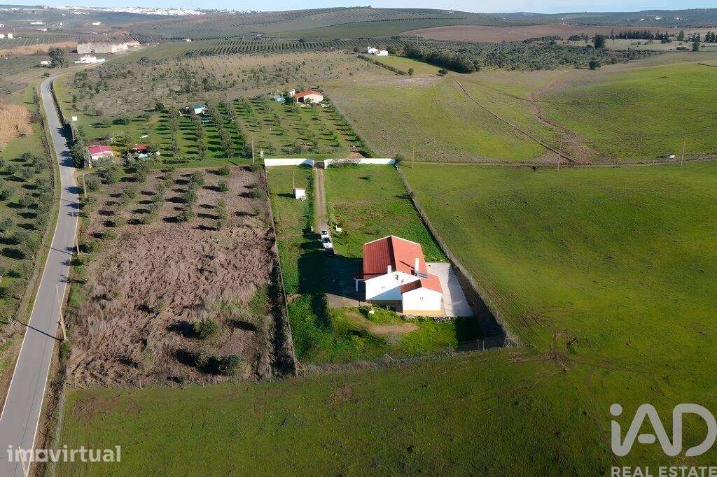 Quinta T4 em Nossa Senhora da Expectação de 198 m2 - Grande imagem: 2/33
