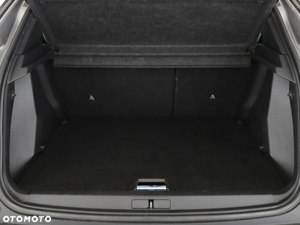 Peugeot 2008 1.2 PureTech Allure S&S - 21