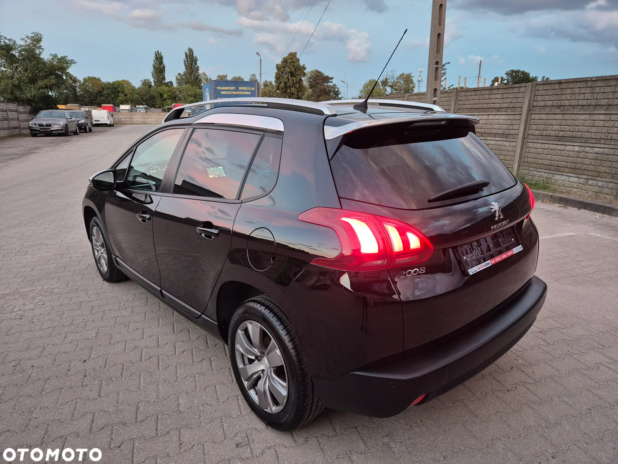 Peugeot 2008 - 8