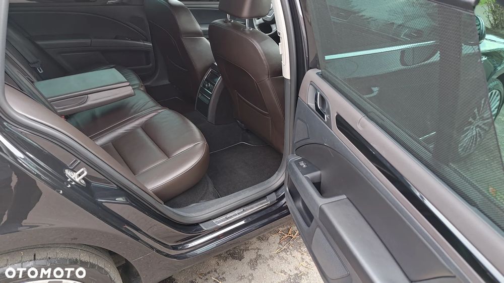 Skoda Superb 2.0 TDI L&K DSG - 27