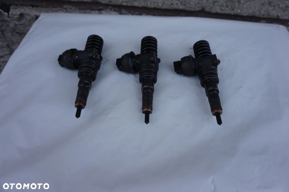 WTRYSK 1.9 2.0 TDI AUDI A4 B7 0414720230 038130073BH - 3