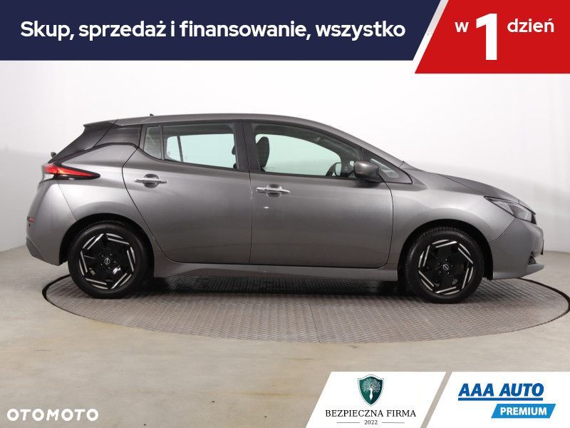 Nissan Leaf - 7