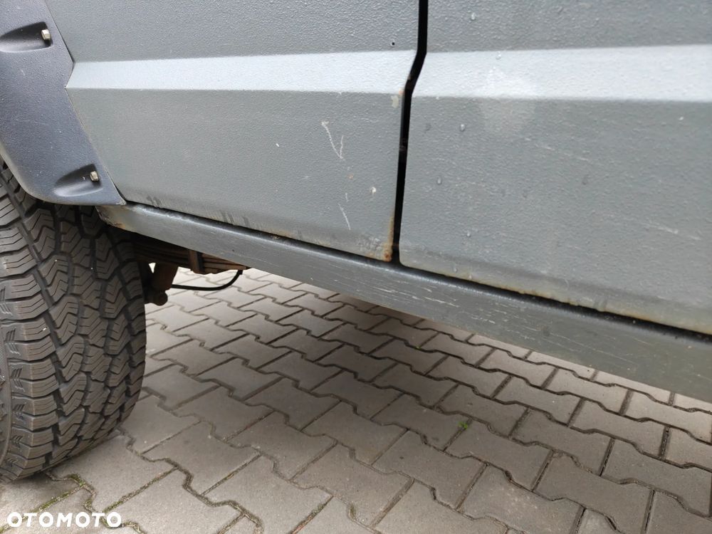 Jeep Cherokee - 25