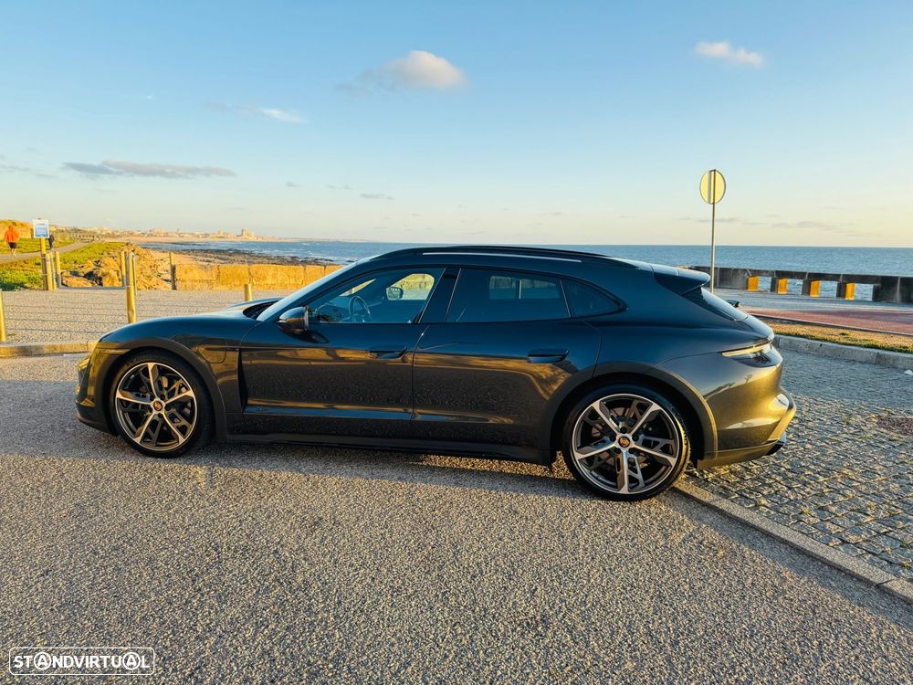 Porsche Taycan Cross Turismo - 10