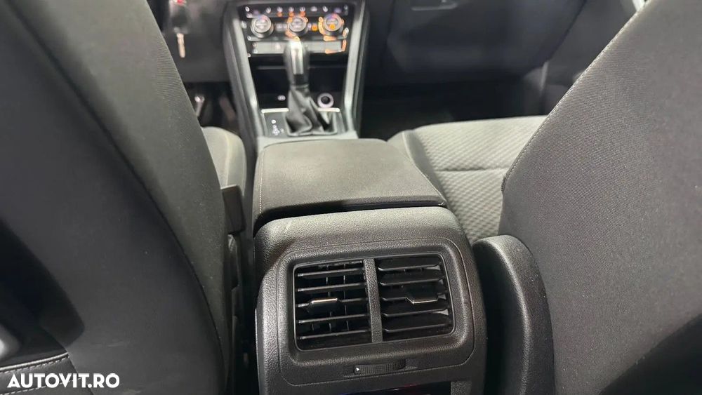Volkswagen Touran - 17