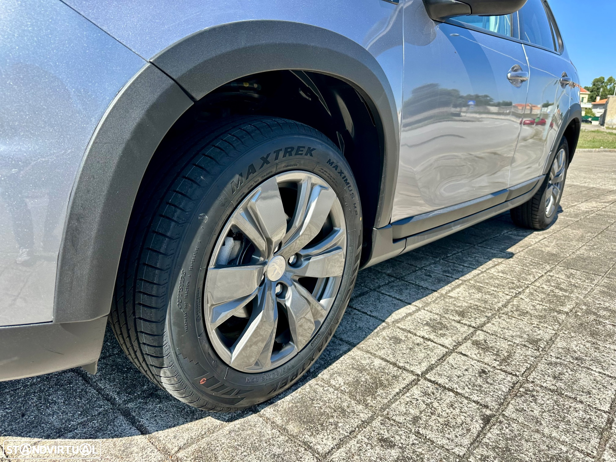 Peugeot 2008 1.2 PureTech Style - 13