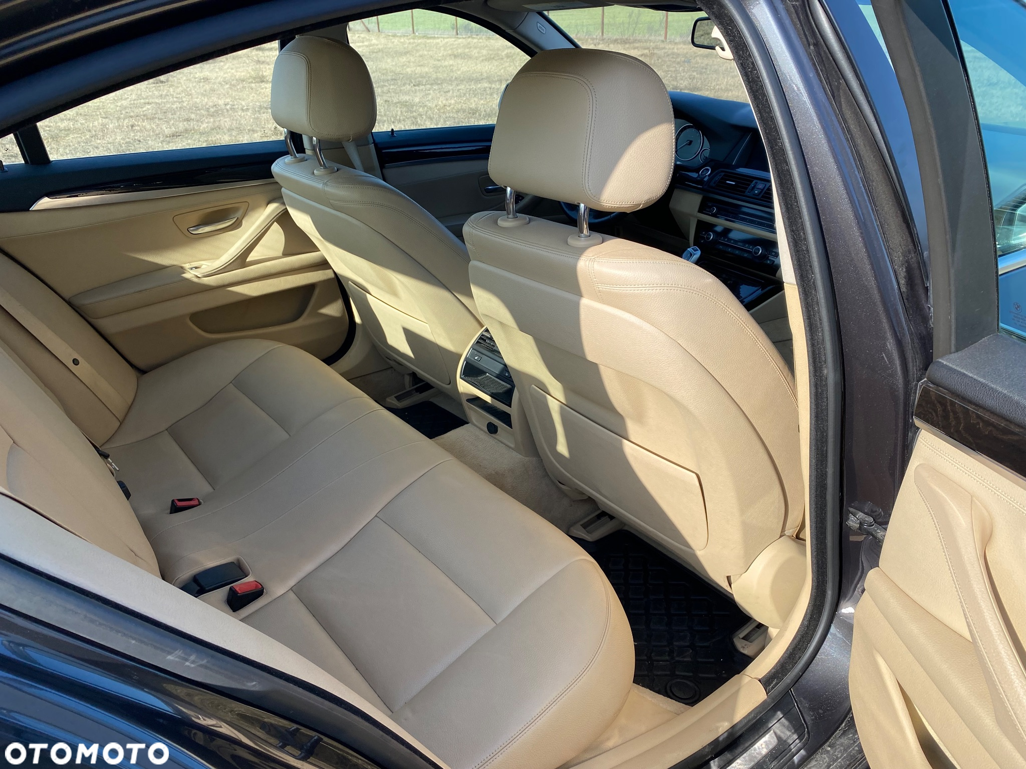 BMW Seria 5 528i xDrive - 9