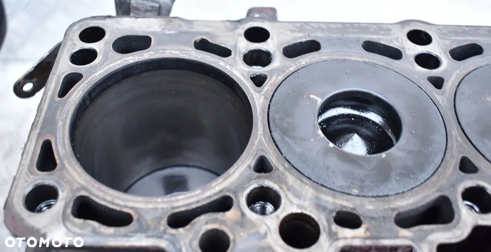 BLOK SILNIKA WAŁ TŁOKI MISA 2.0TDI 170KM - VW TOURAN GOLF V BMN - 4