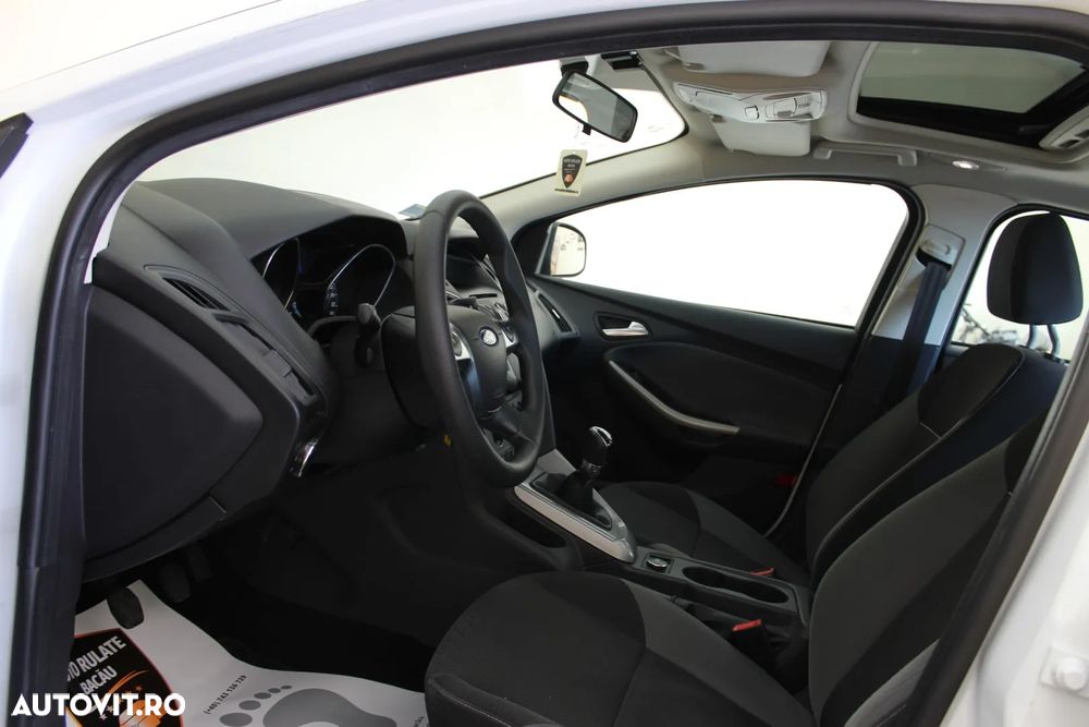 Ford Focus - 12