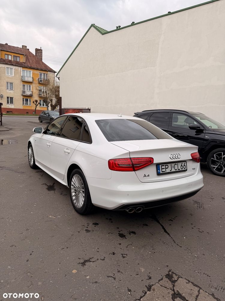 Audi A4 Limousine - 10