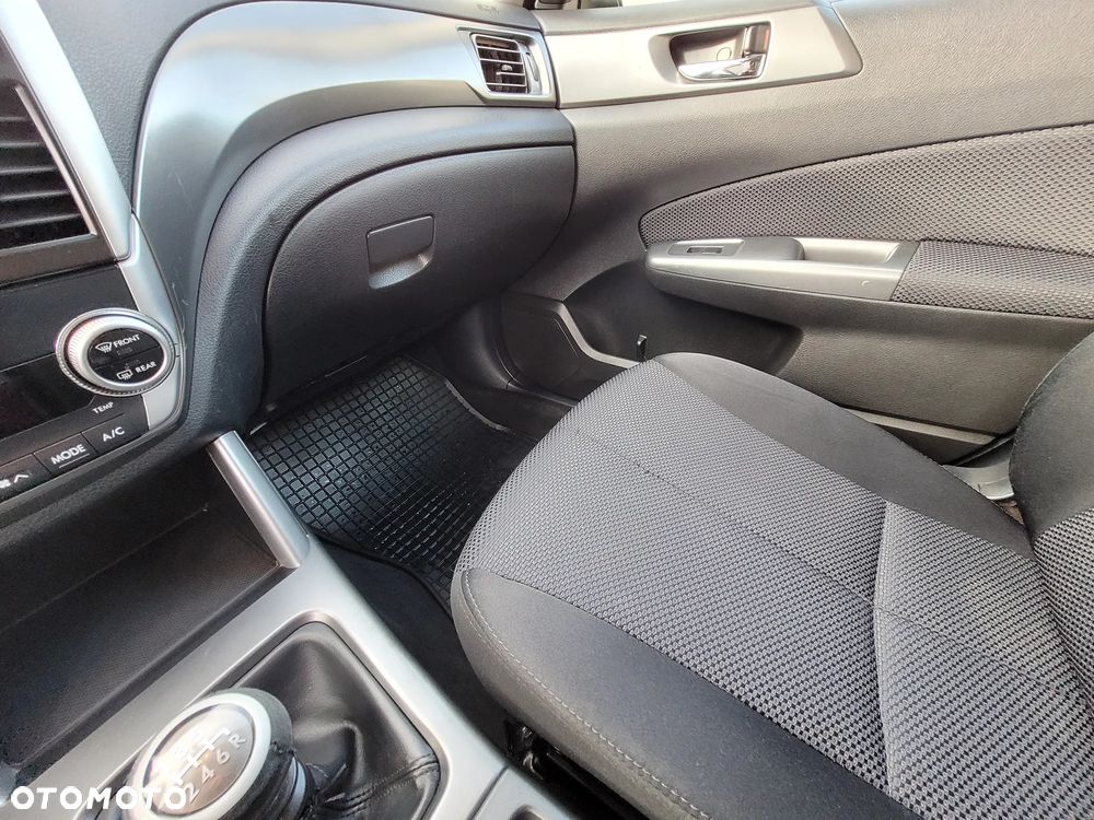 Subaru Forester 2.0D XE 000 Euro5 - 3
