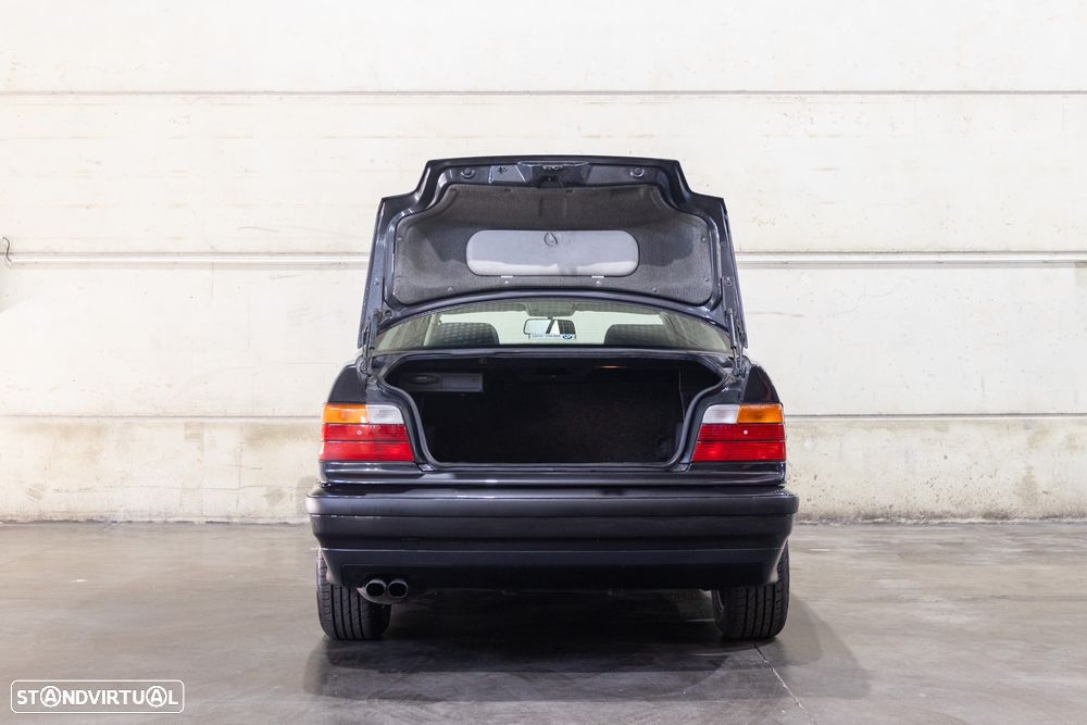 BMW 325 i - 6