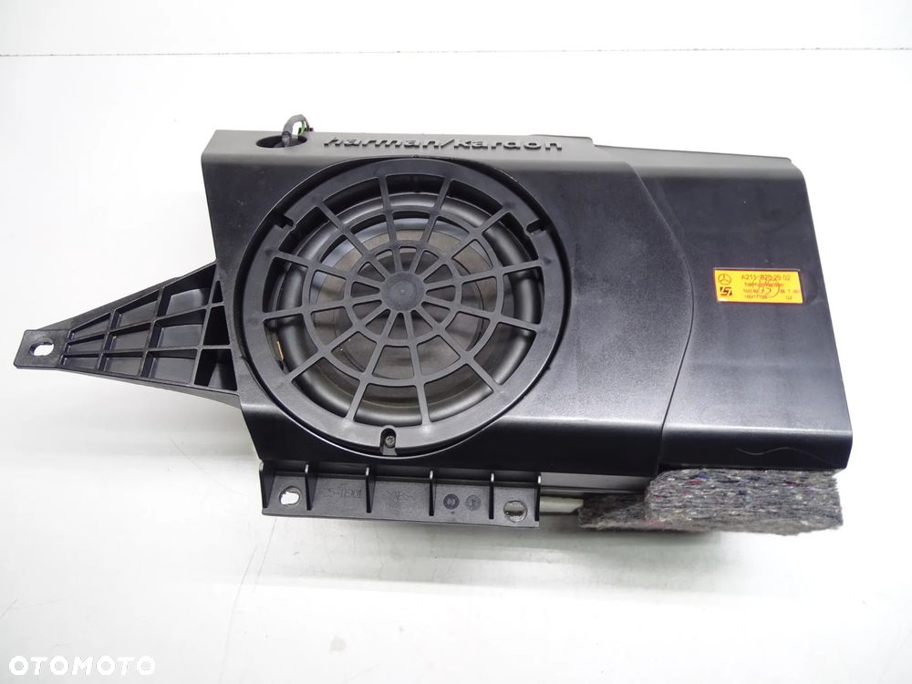 Mercedes E W211 Subwoofer Logic7 Harman Kardan - 1