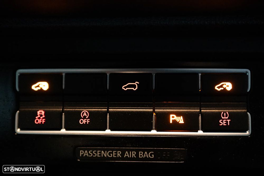 VW Sharan 2.0 TDI Confortline DSG - 26