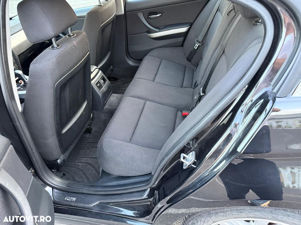 BMW Seria 3 320d xDrive DPF Aut. - 9