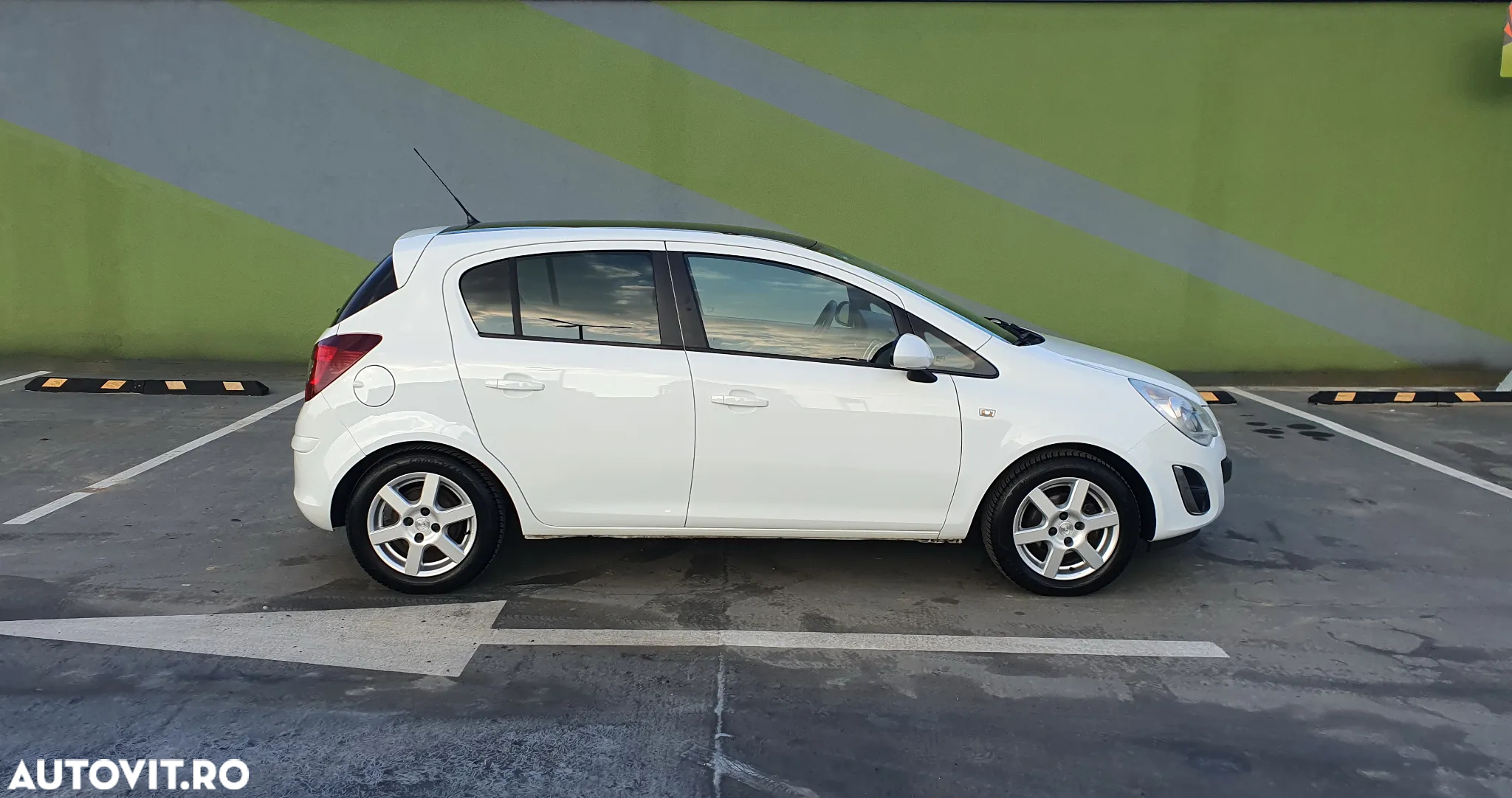 Opel Corsa 1.2 Essentia - 3