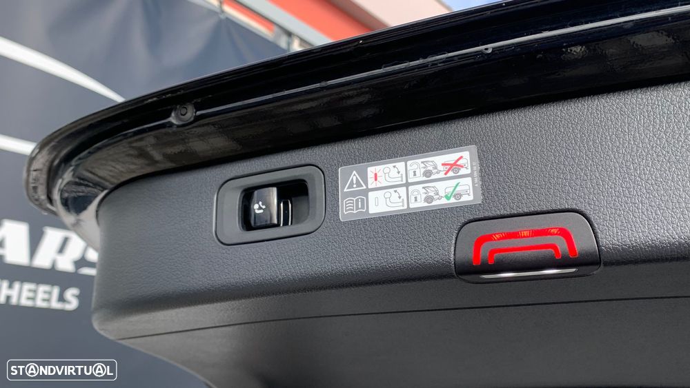 Mercedes-Benz C 300 e Avantgarde - 34