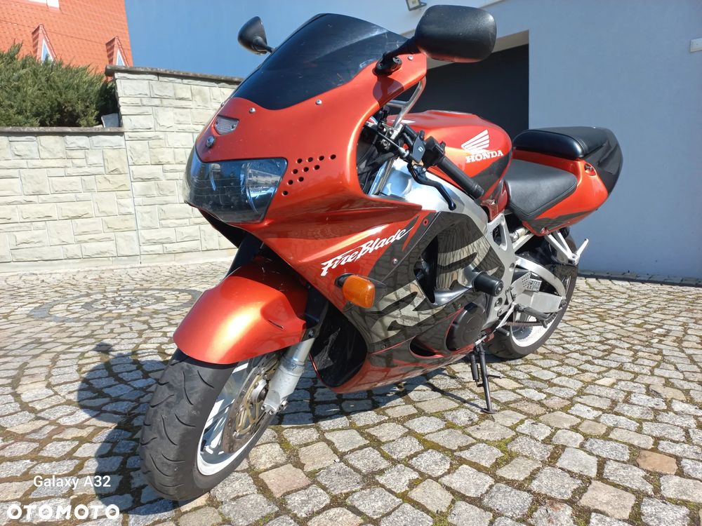 Honda CBR - 3