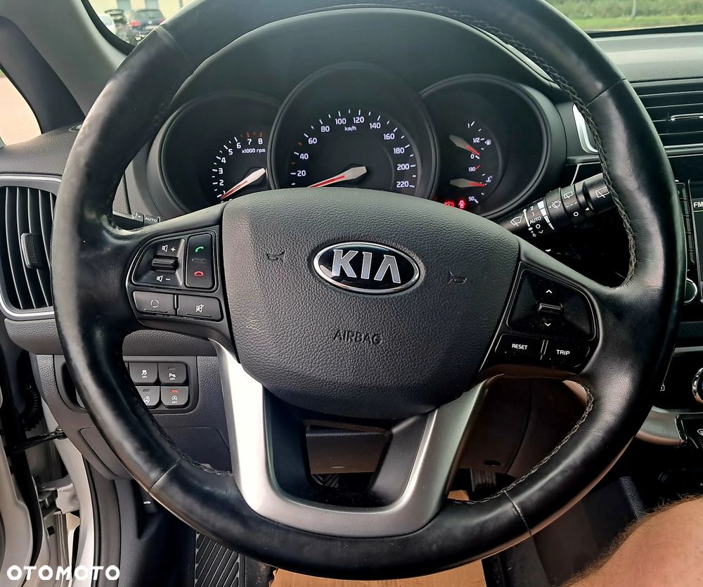 Kia Rio 1.4 M - 13