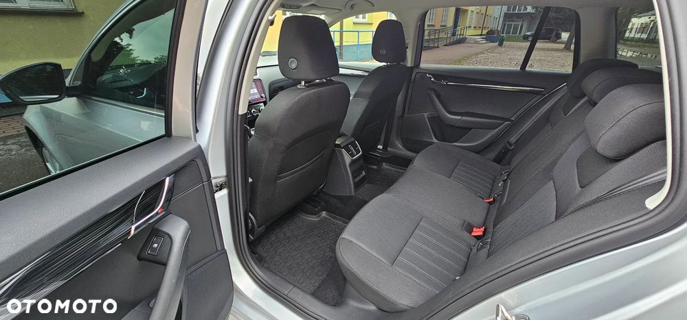 Skoda Octavia 2.0 TDI Style DSG - 22