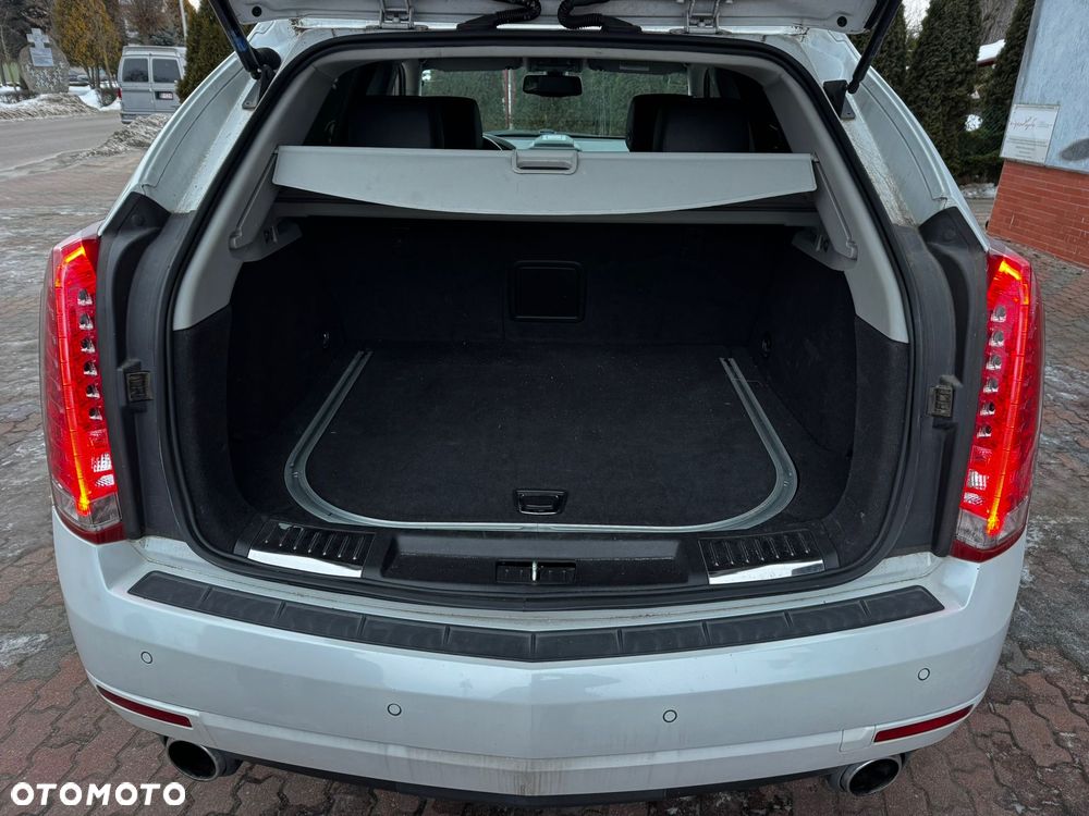 Cadillac SRX - 19