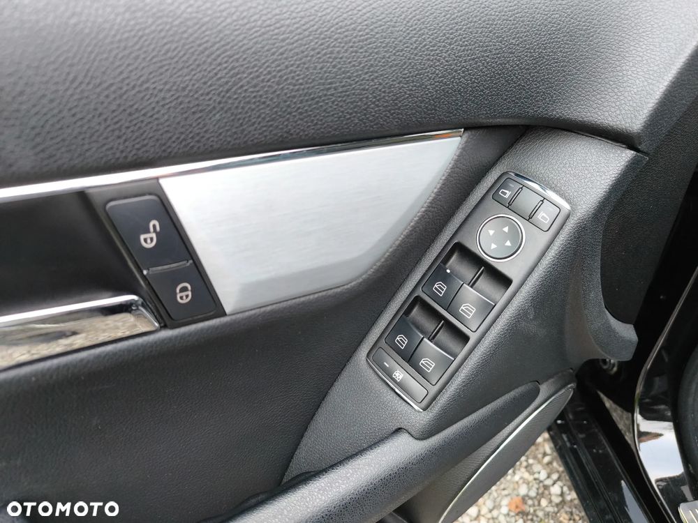 Mercedes-Benz Klasa C 180 T Kompressor Avantgarde - 29