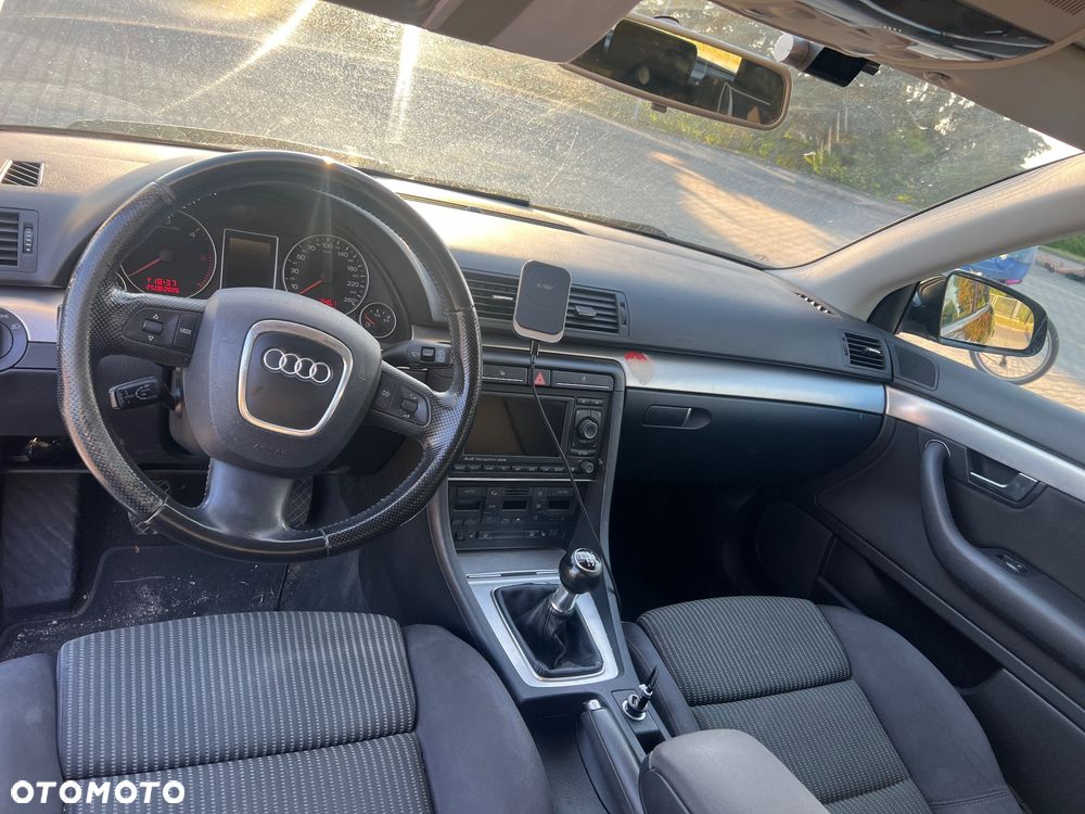 Audi A4 Avant - 10