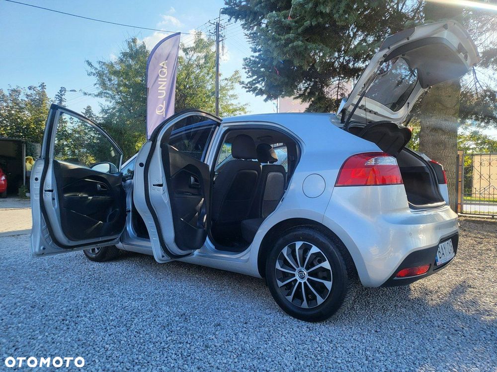 Kia Rio - 11