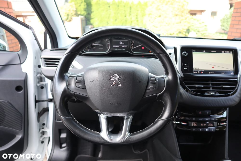 Peugeot 208 1.2 PureTech Allure S&S - 16