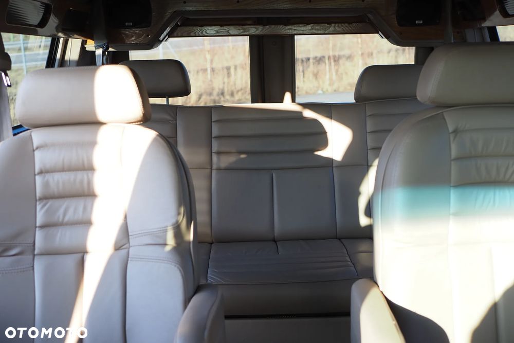 Chevrolet Express - 7