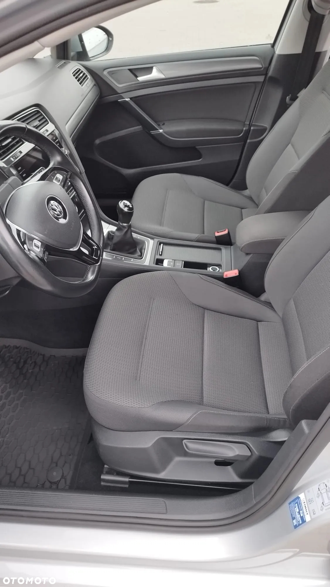 Volkswagen Golf - 18