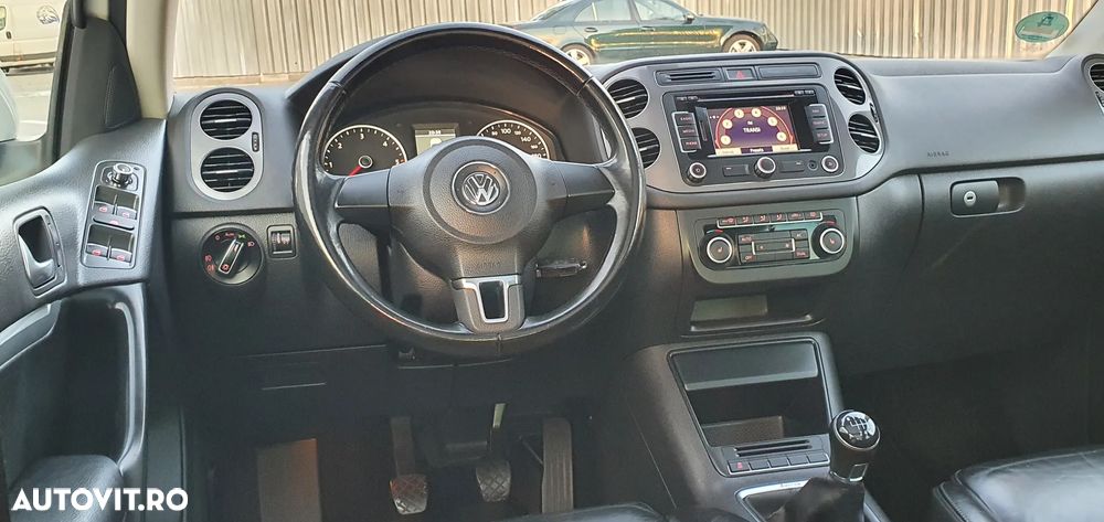 Volkswagen Tiguan 2.0 TDI DPF 4Motion BlueMotion Technology Track & Field - 10