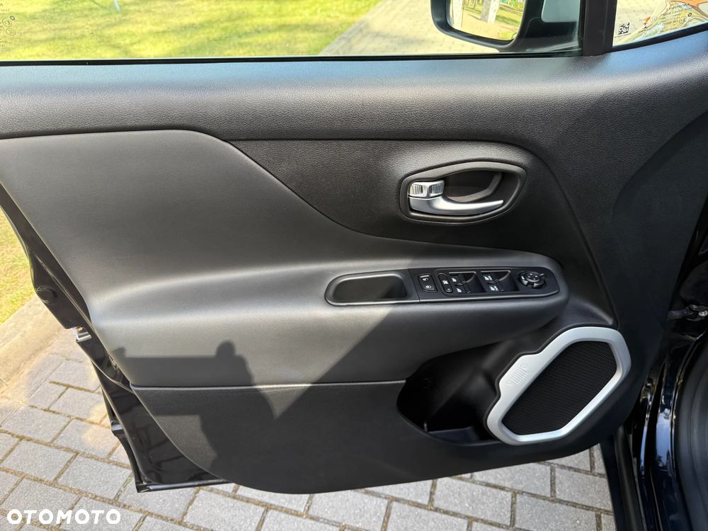 Jeep Renegade - 26