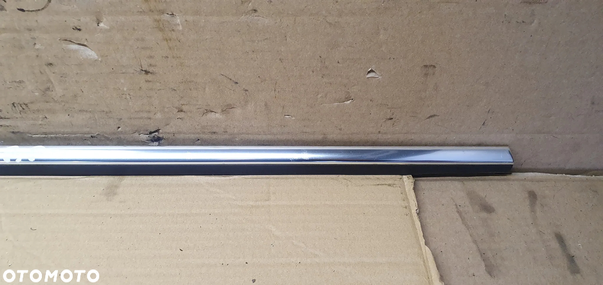 Listwa zgarniająca drzwi prawy przód chrom VW Passat B5 FL - 4