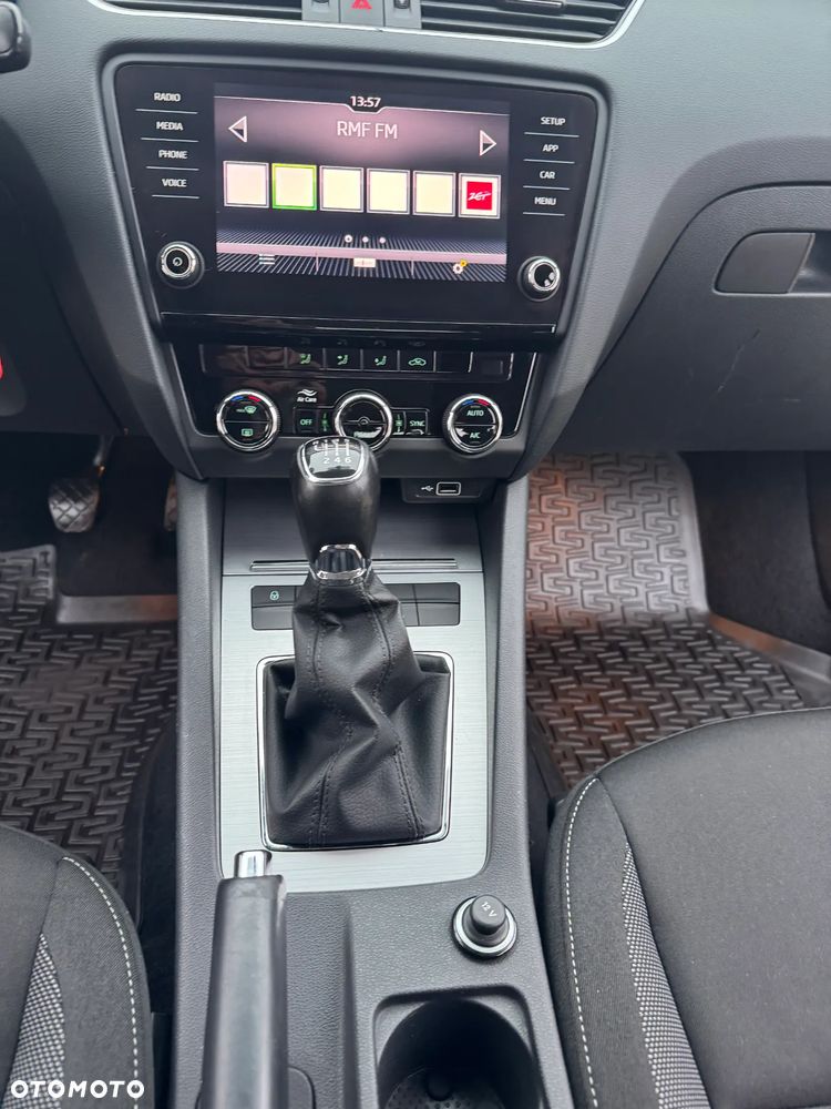 Skoda Octavia - 25
