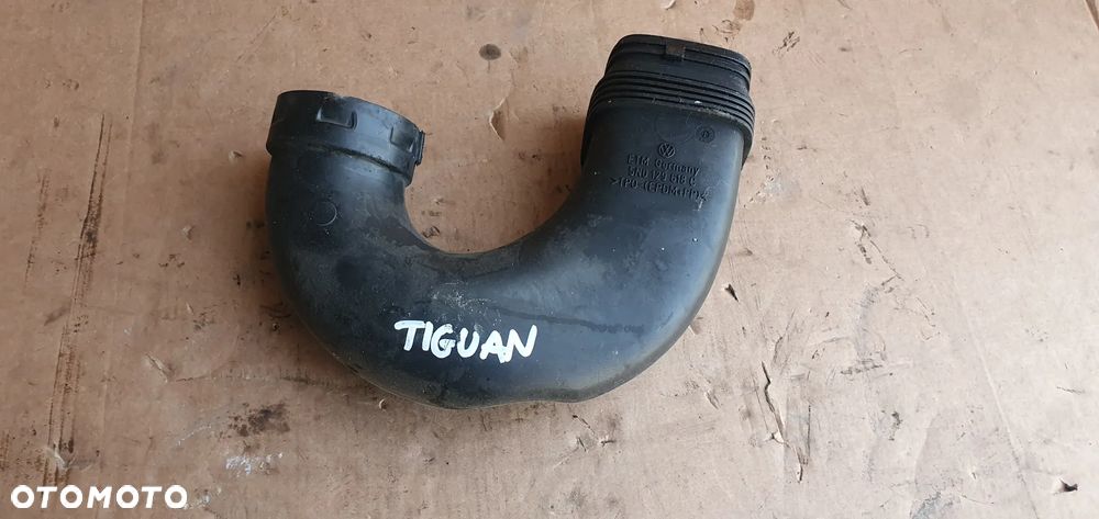 Rura dolot przewód powietrza VW Tiguan I Lift 2.0 TDI 5N0129618C - 1