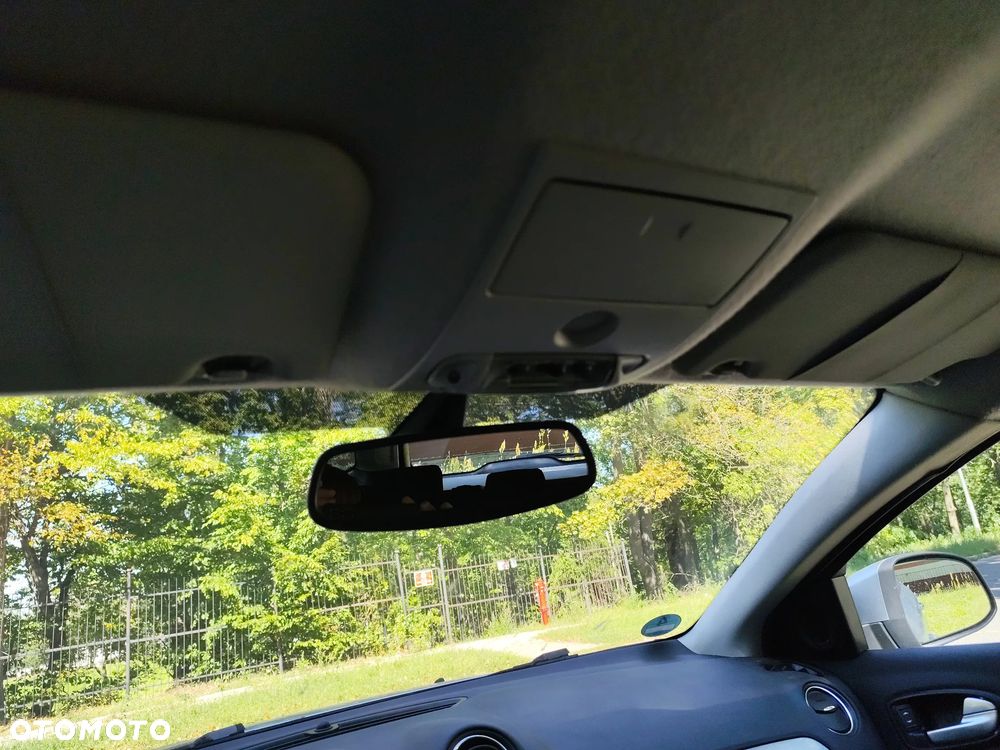 Ford Mondeo 2.0 Ghia - 13