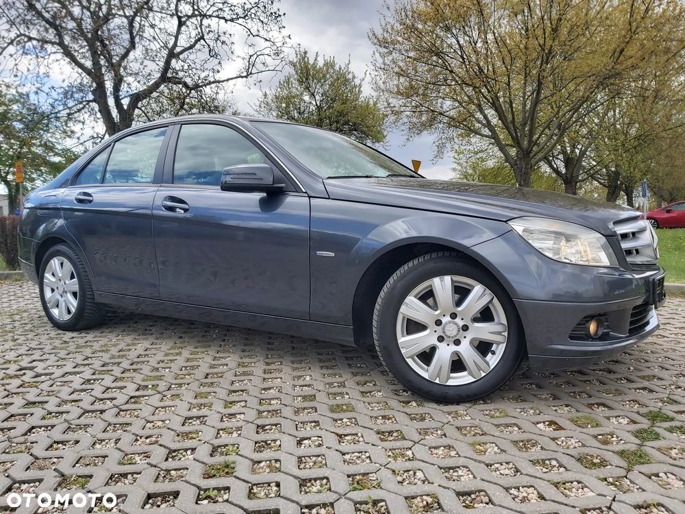Mercedes-Benz Klasa C 200 CDI BlueEff Avantgarde - 33