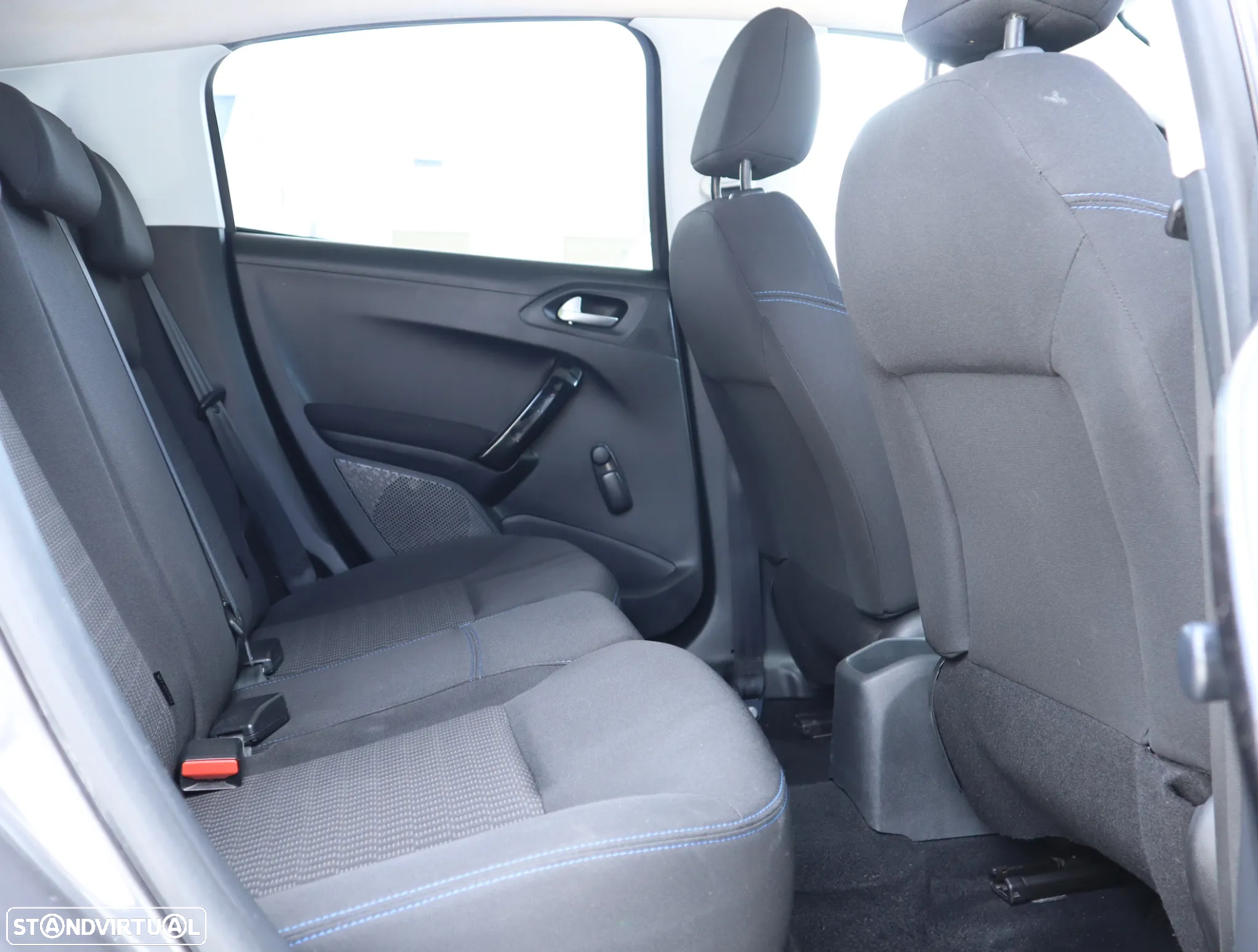 Peugeot 208 1.2 PureTech Style - 23