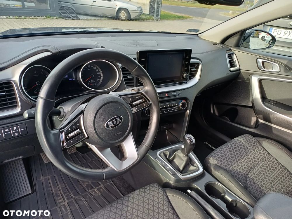 Kia XCeed 1.5 T-GDI M - 16