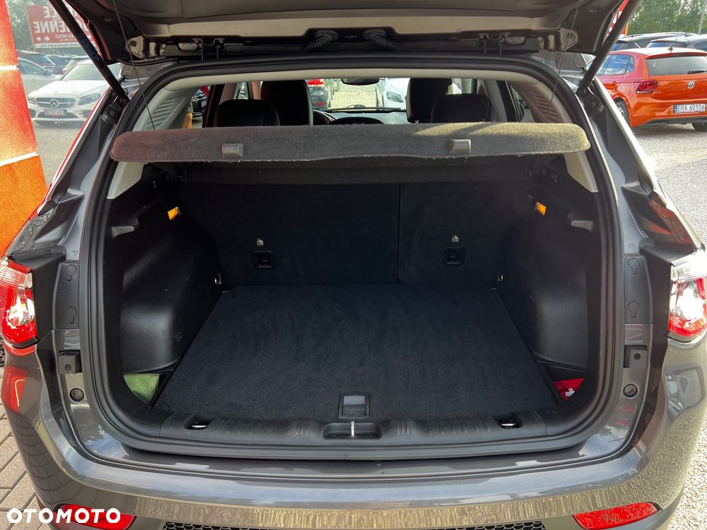 Jeep Compass - 25