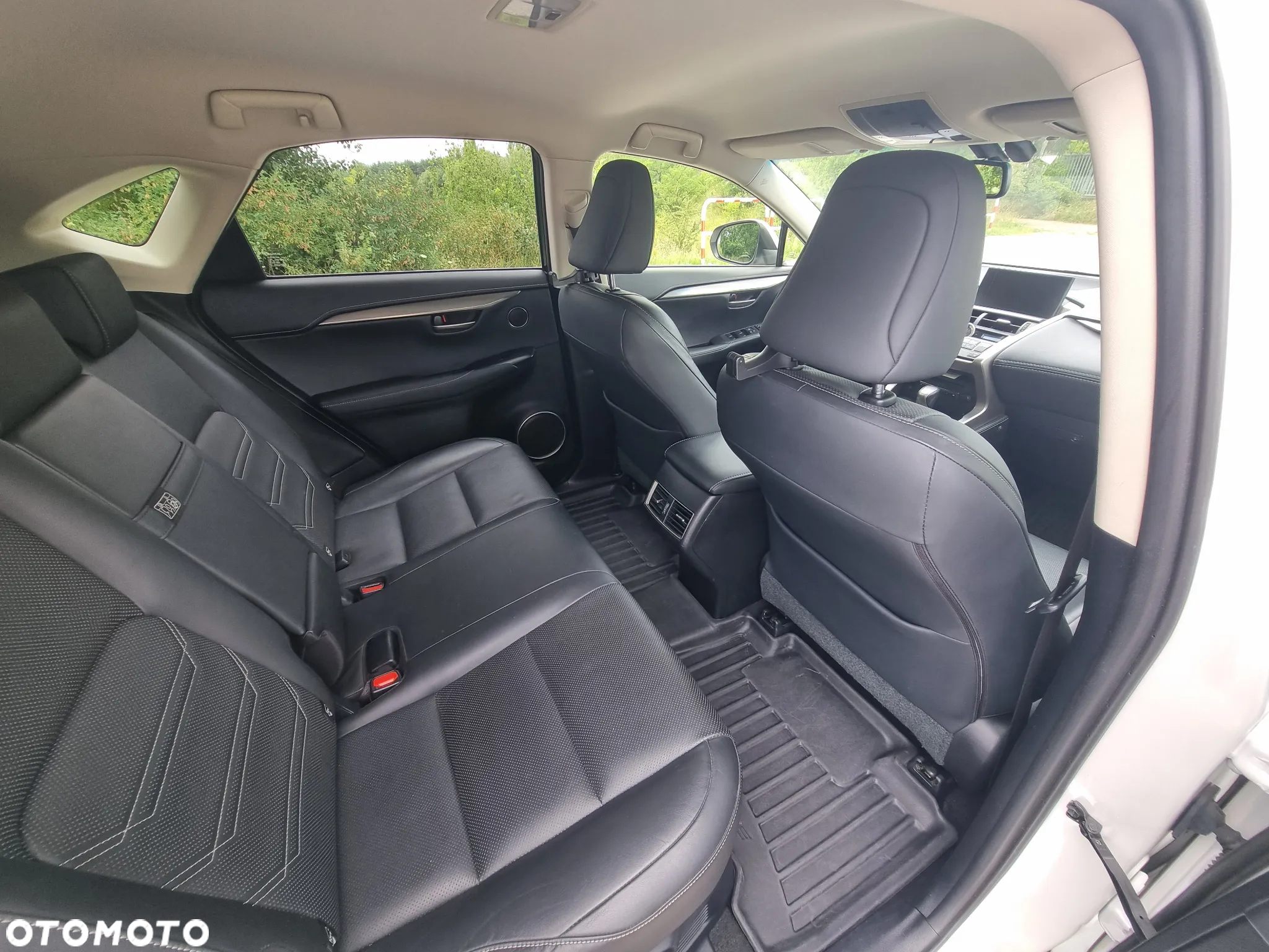 Lexus NX 200t Comfort AWD - 21