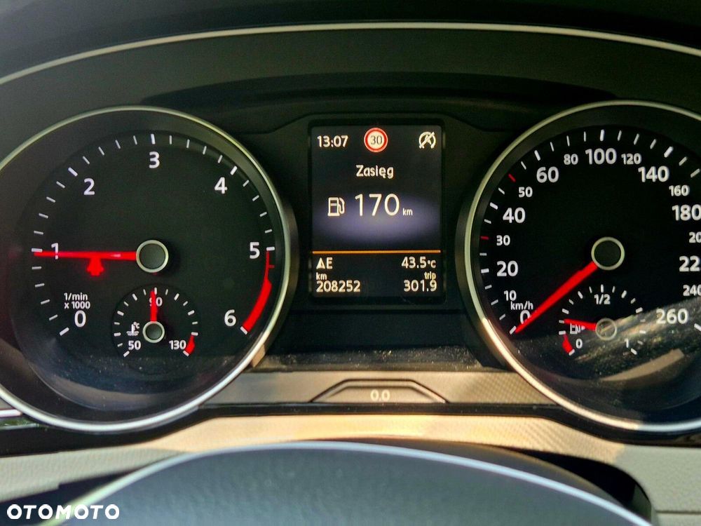 Volkswagen Passat - 19