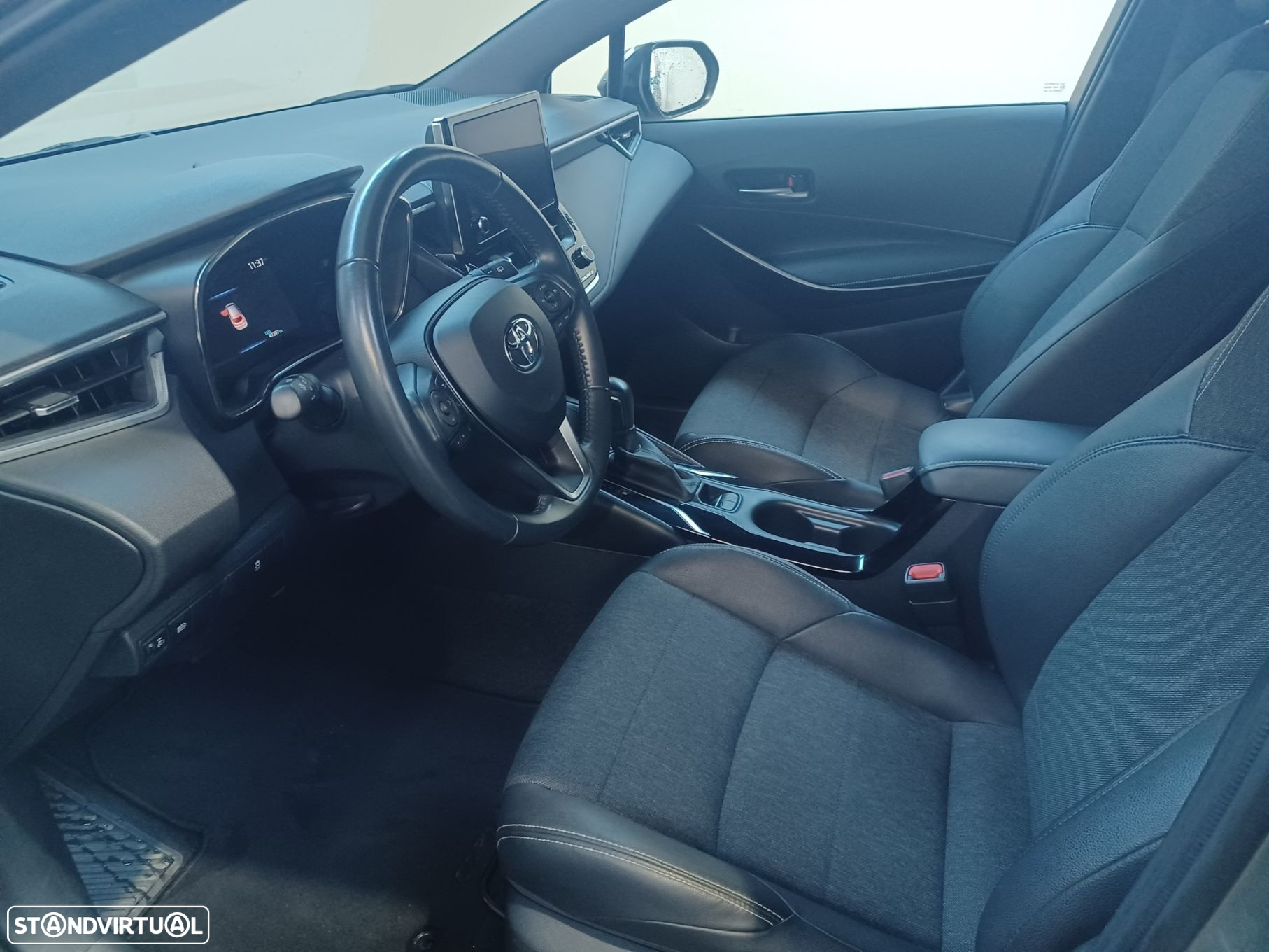 Toyota Corolla Touring Sports 1.8 Hybrid Comfort+P.Sport - 3